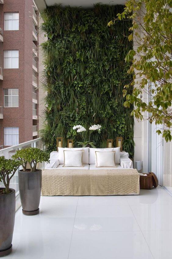 gradina-verticala-pe-balcon