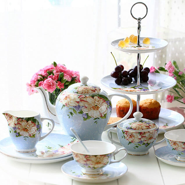 1.3 – Idei pentru cadouri aniversare de 50 de ani de casatorie – set vintage ceainic 5