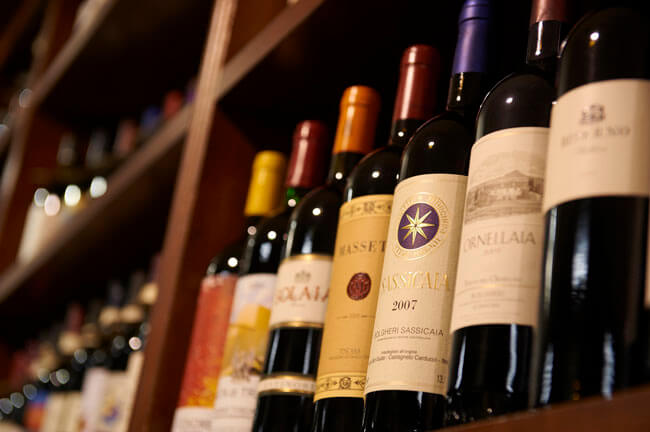 1.3 – Idei pentru cadouri aniversare de 50 de ani de casatorie – vin de colectie 1