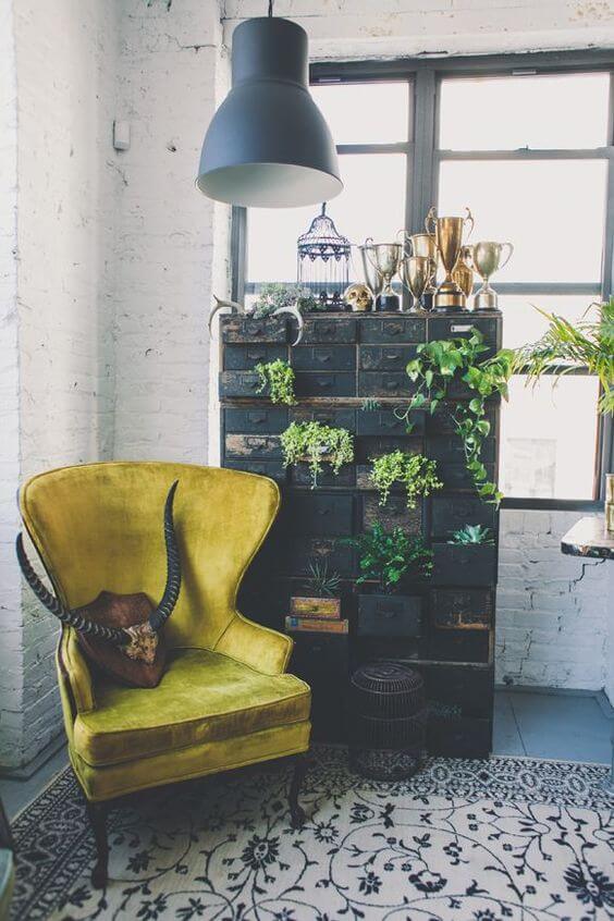2.4.Stiluri de amenajare Design Vintage Fotoliu si Dulap