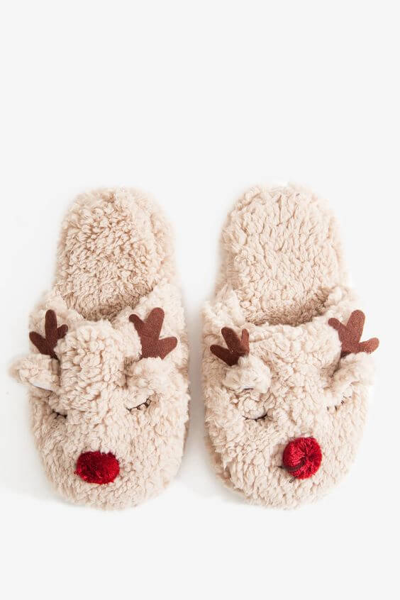 Idei cadouri de Secret Santa biletele papuci