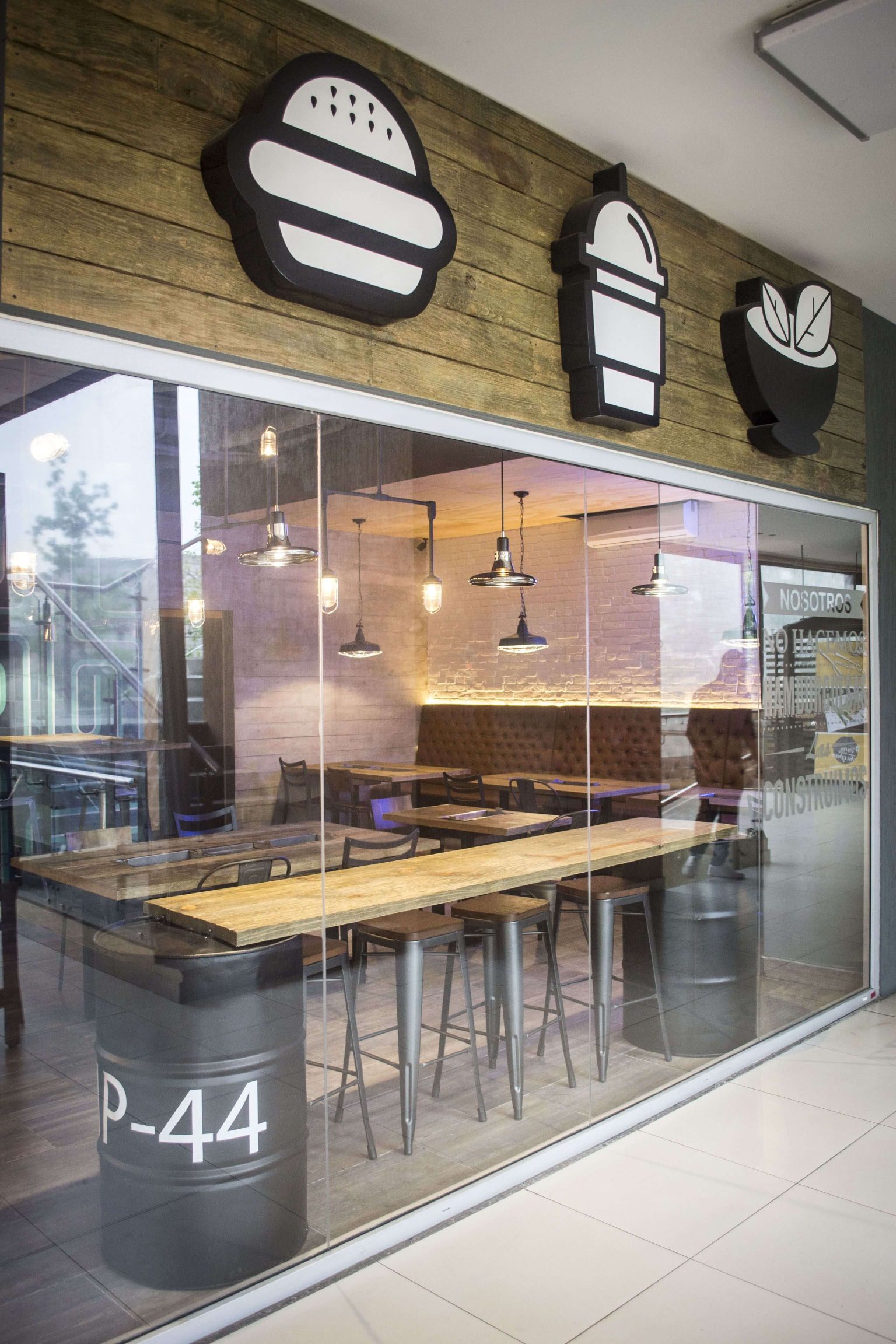 amanajarea-spatii-comerciale-mici-fast-food-1