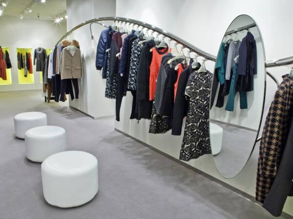 amanajarea spatii comerciale mici – magazin de haine 2