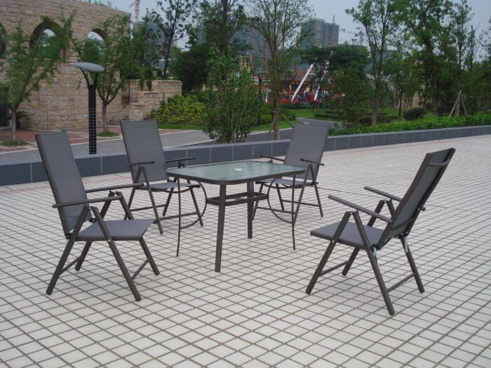 3. Amenajarea casei – Modernizarea unei case la tara – Produse Homelux – Mobilier exterior – Set gradina masa si scaune