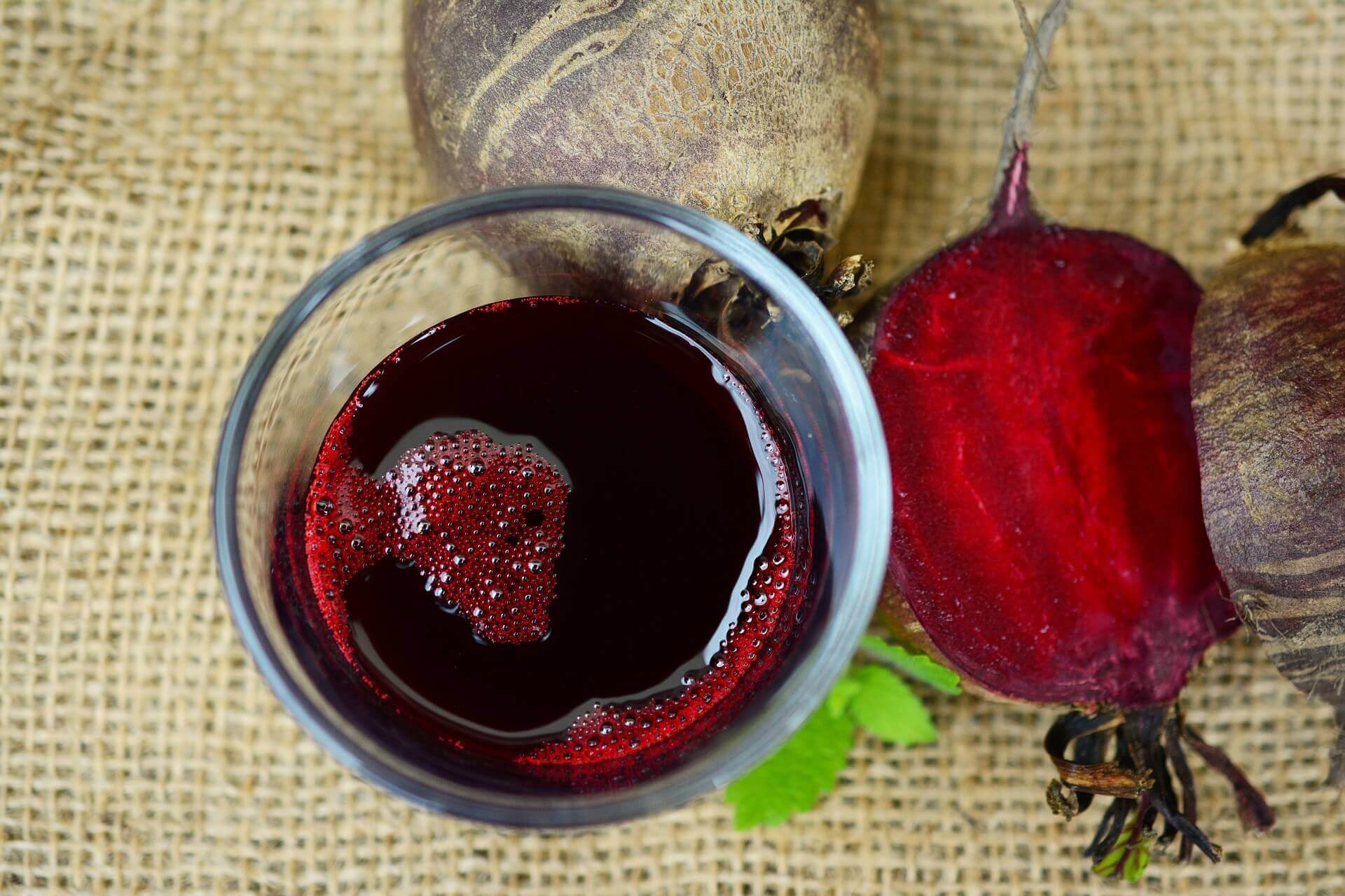beetroot-juice-2512474_1920 (1)