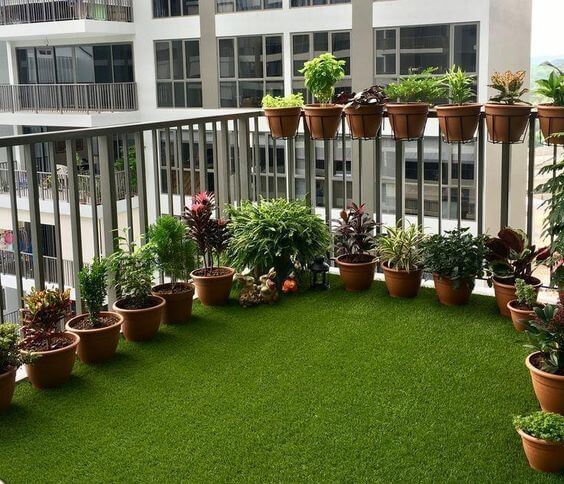 ghivece in balcon