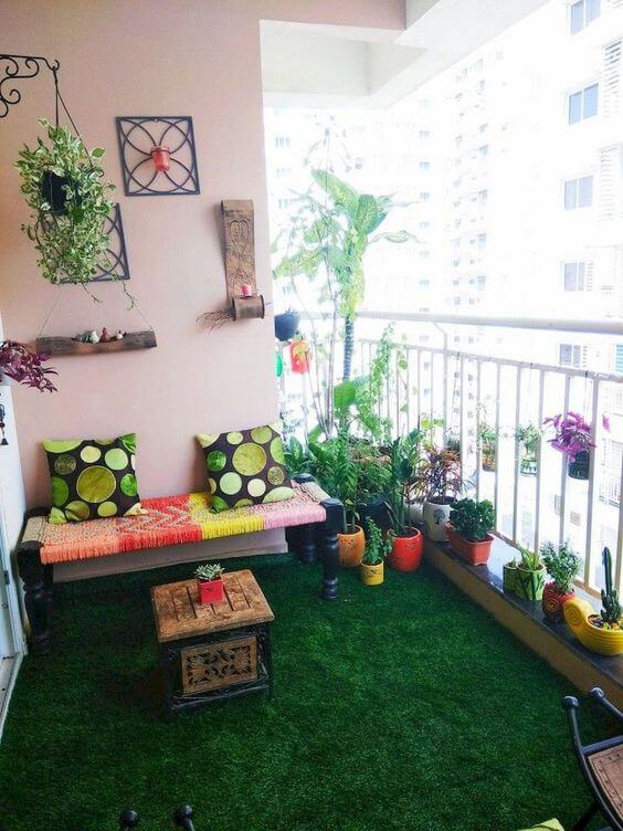 spatiu verde in balconul de la bloc