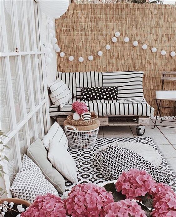 decoratiuni balcon mic